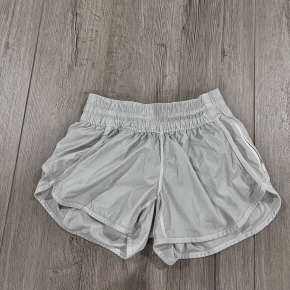 Lululemon Tracker Low Rise Short 4” - Picture 1 of 3